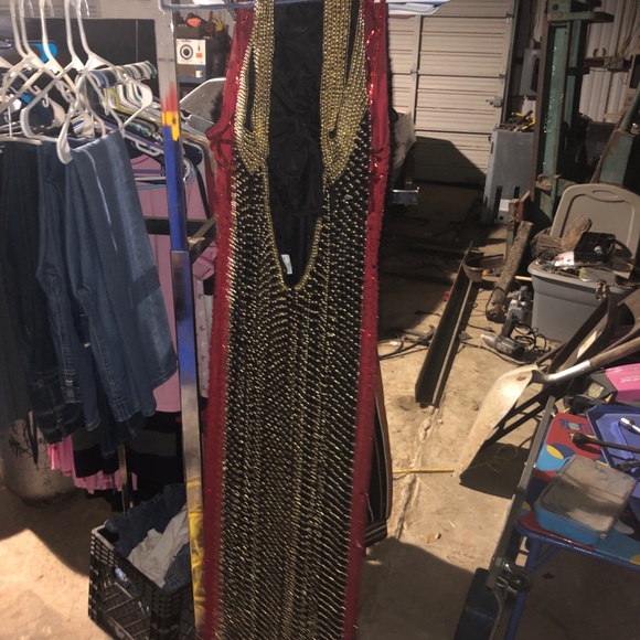 Long straight sequined prom dresses - Picture 3 of 8